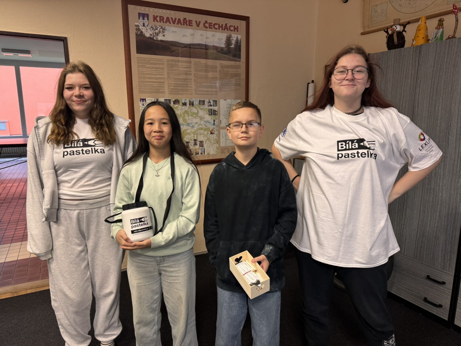 Bílá pastelka po roce opět i na naší škole